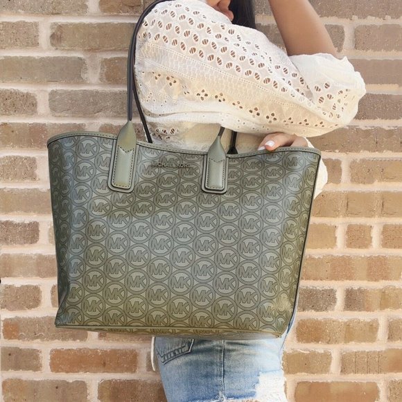 Michael Kors Handbags - Michael Kors Tote Bag Coated Canvas
